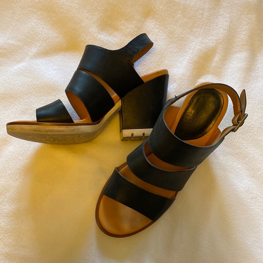 Kork-Ease leather, strappy, black sandal size 9 with chunky, wedged heel
